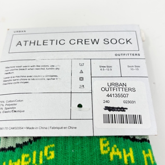 New URBAN OUTFITTERS Unisex Green Bah Humbug Cat Mid Calf Crew Socks One Size - Picture 5 of 5